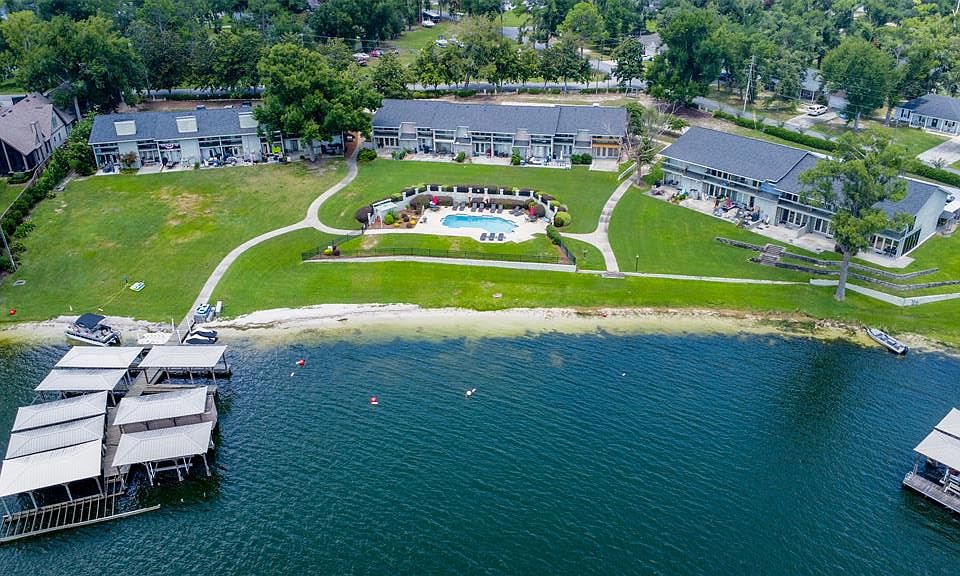 1st image of 5811 De Osta Dr #F