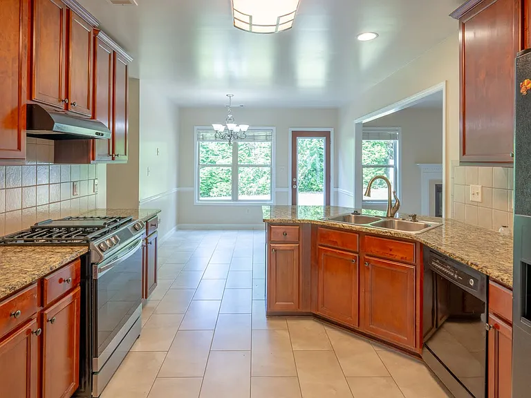 1336 Nathan Mauldin Dr — Photo 4