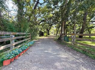 209 River Rd, Angleton, TX 77515