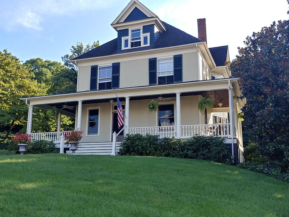 1st image of 523 Camilla St SE