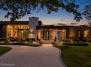 9485 Lakeview Dr, Pinckney, MI 48169