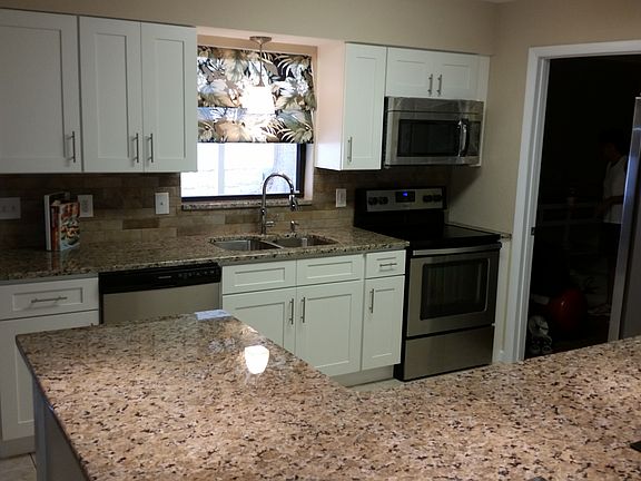 2nd image of 1326 Estridge Dr
