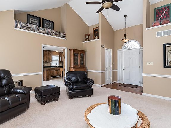 2nd image of 3984 Forsythe Dr