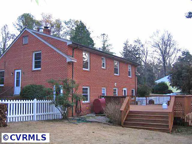 3 bed, 1926 sqft, $2,200 — Photo 3