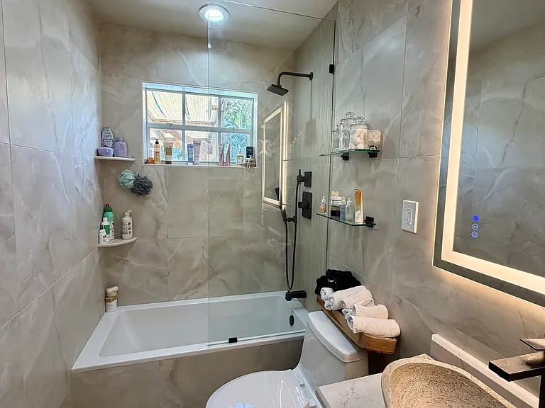 350 Forest Hill Blvd — Photo 13