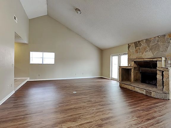 4th image of 1774 Grand Oak Dr