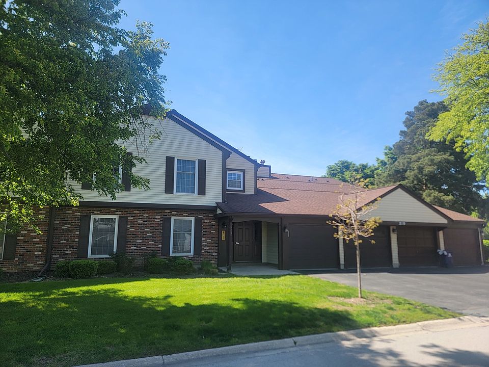 2nd image of 2115 Lancaster Cir APT 202D