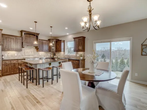 2685 White Pine Way, Stillwater, MN 55082
