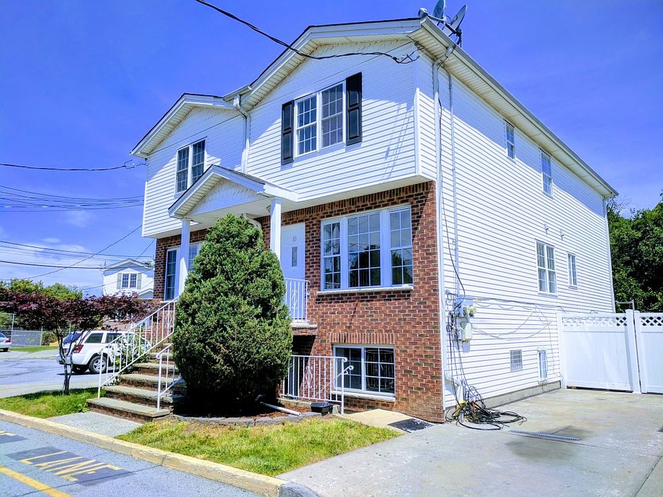 1st image of 33 Gloria Ct