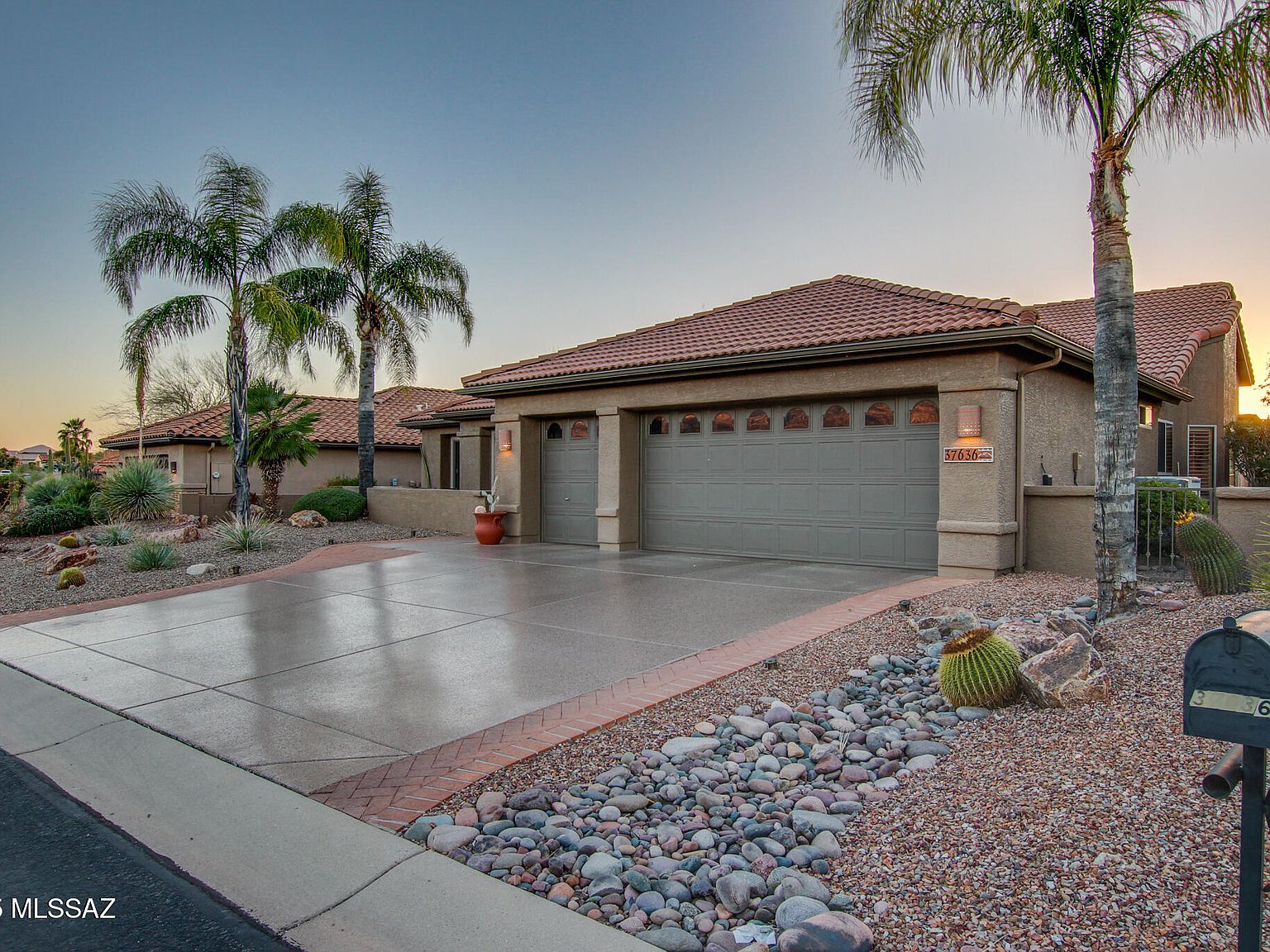 37636 S Desert Bluff Dr