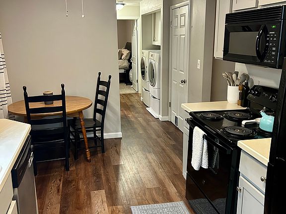 4th image of 2274 Yorkshire Pl
