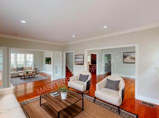 877 S Bronson Ave, Los Angeles, CA 90005