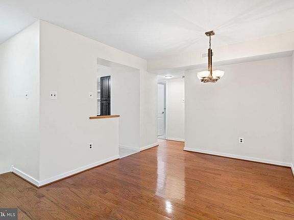 4th image of 427 Shawmont Ave APT C