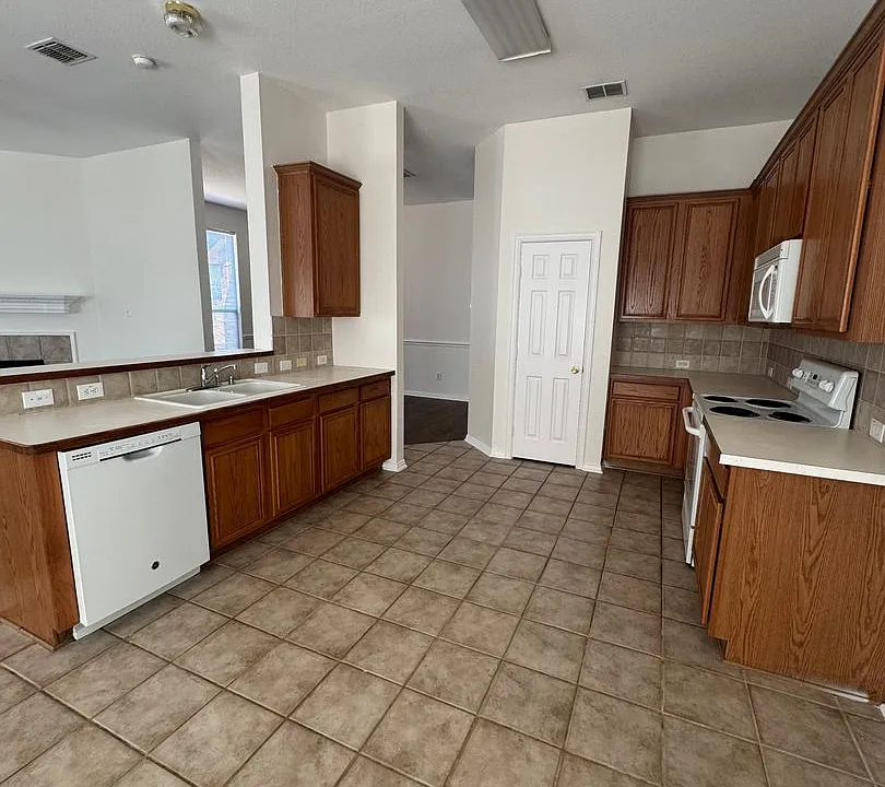 412 Rocky Creek Dr