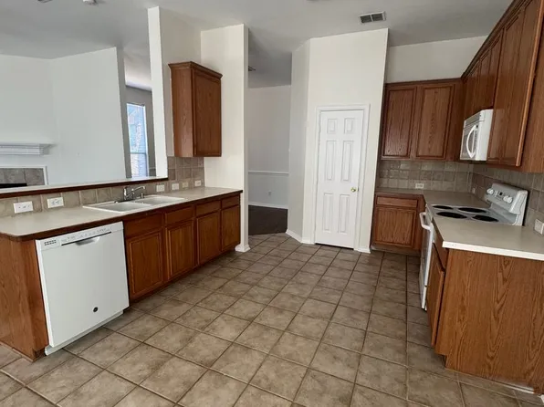 412 Rocky Creek Dr, Mansfield, TX 76063