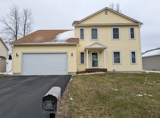 412 McClennan Dr, Fayetteville, NY