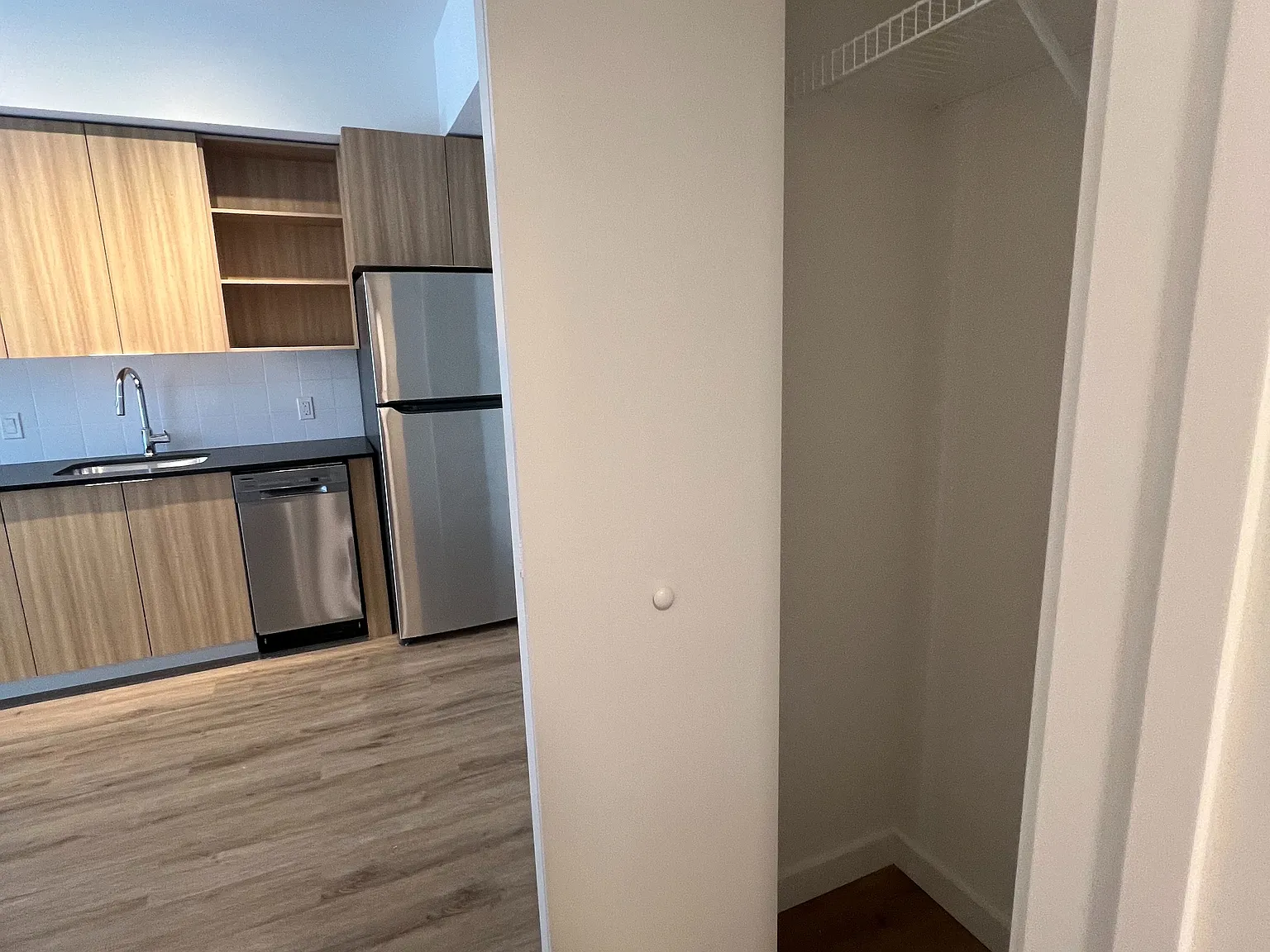 Studio, 1.0 bath, 675 sqft, $1,694 — Photo 2