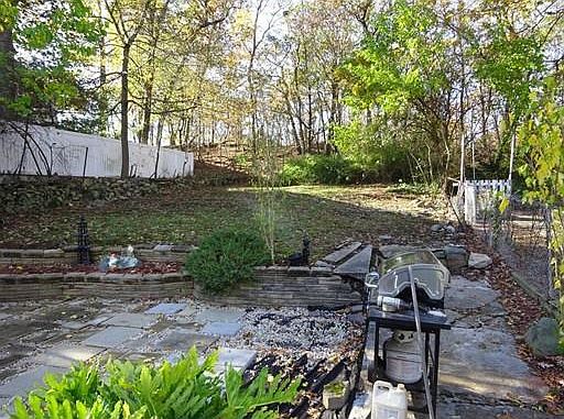 3rd image of 116 Mitchell Ave