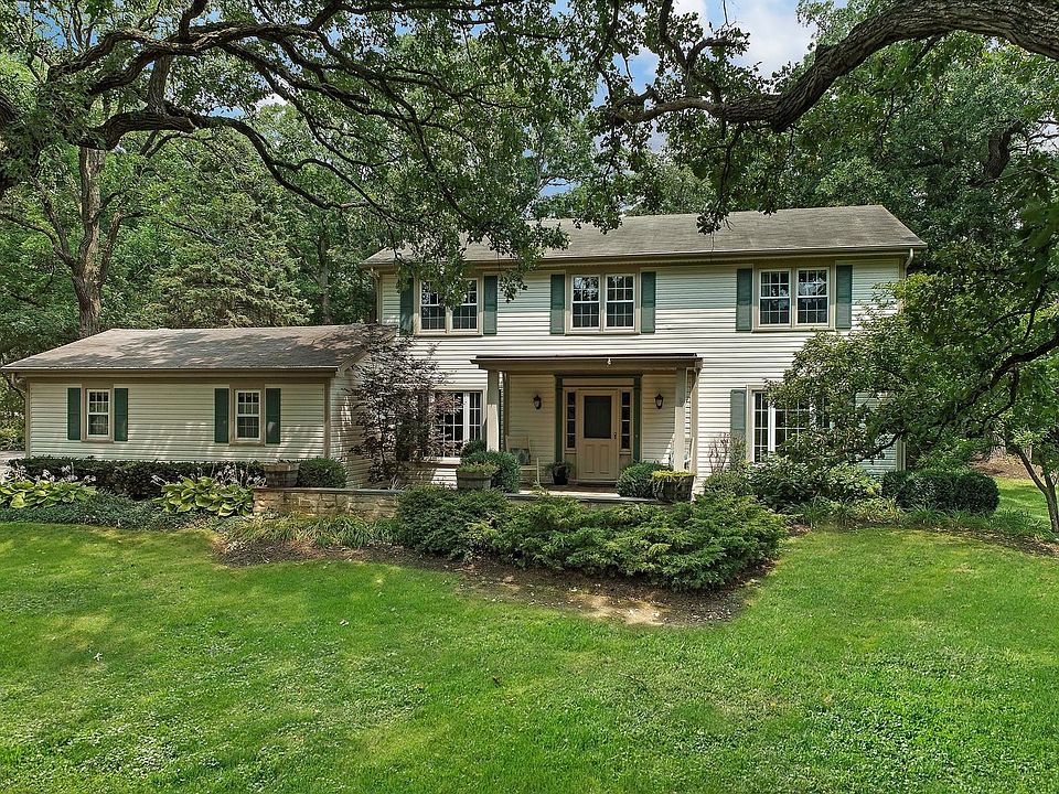 Welcome to 20750 W. Lexington in Kildeer!