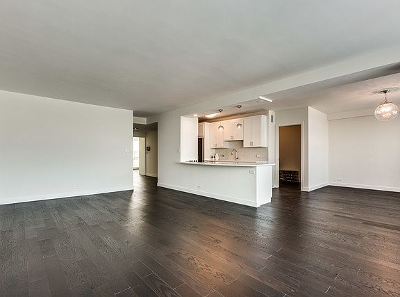 3rd image of 3180 N Lake Shore Dr APT 16C