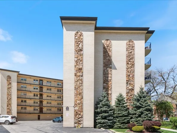 4572 N Milwaukee Ave APT 2C, Chicago, IL 60630