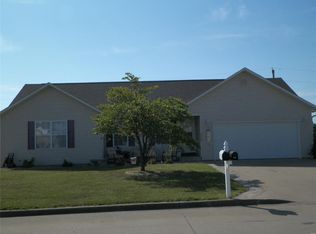 2105 Richele St, Perryville, MO 63775