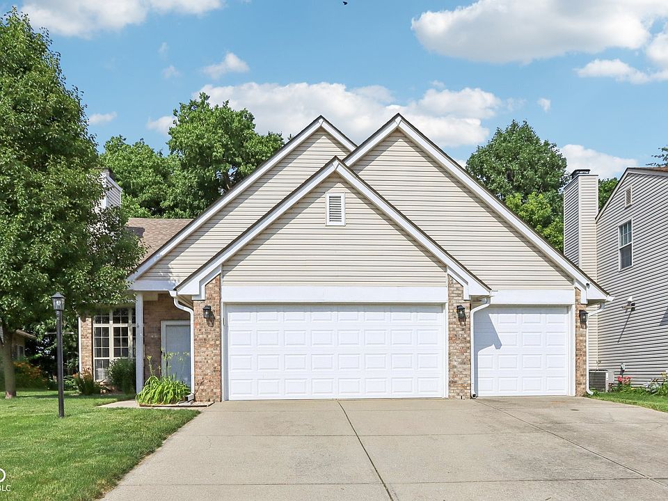1st image of 829 Pioneer Woods Dr