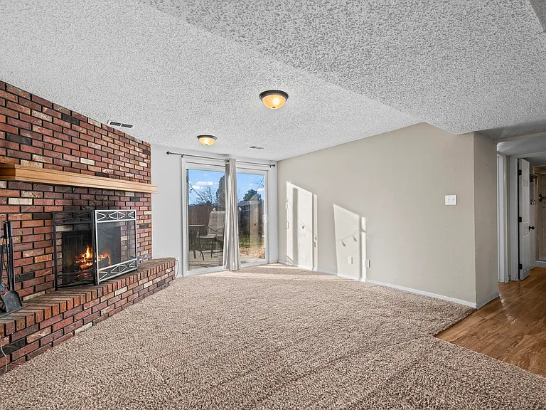 3811 Findlay Ln — Photo 9