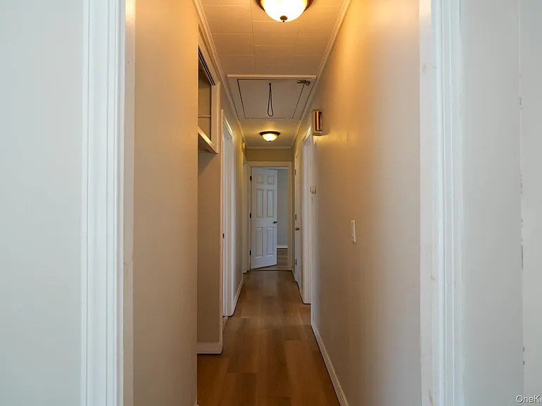 59 Troy Ave #UPPER — Photo 11