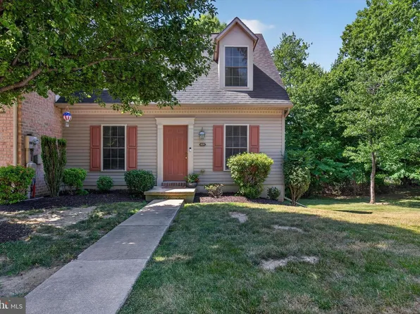 409 Park View Dr, Harrisburg, PA 17110