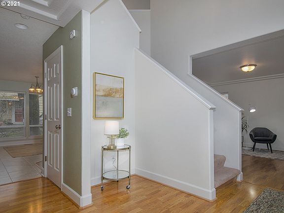 5th image of 5303 SE Kennedy Ct