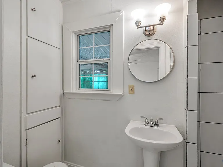 609 Storey Ave — Photo 22