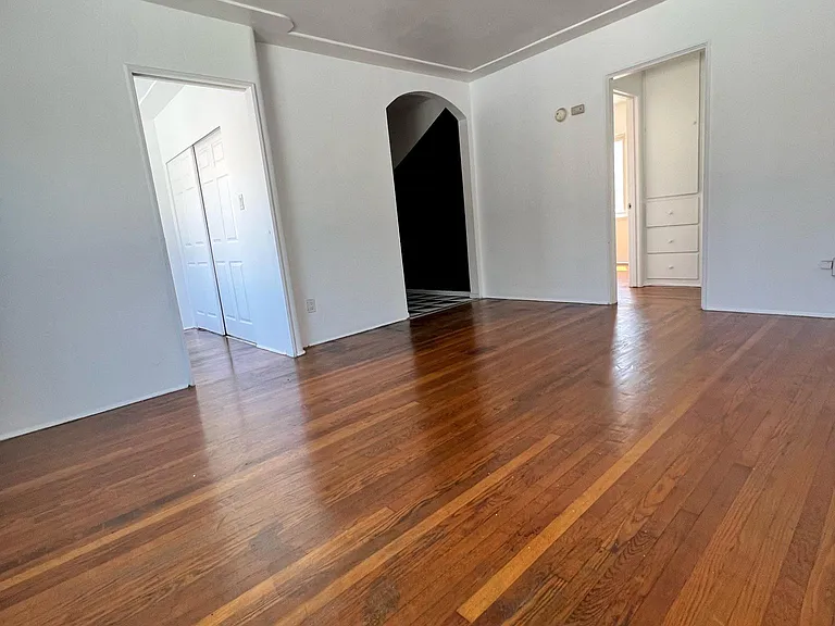 2153 1/2 Logan Ave — Photo 7