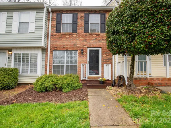 8119 Circle Tree Ln, Charlotte, NC 28277