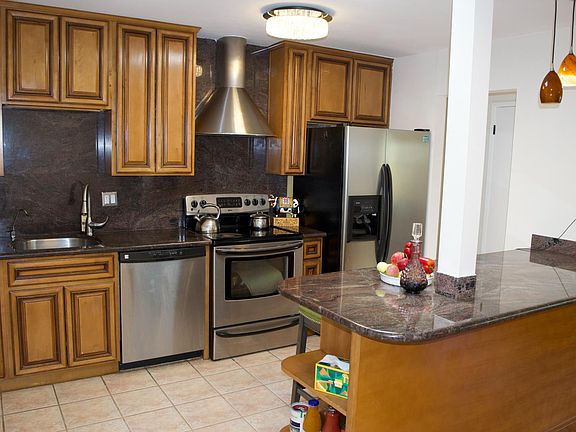 4th image of 19 Heath St