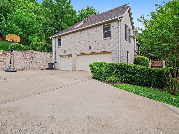 2nd image of 406 Hicks Rd