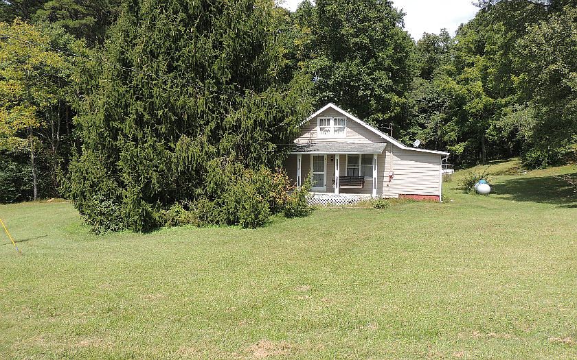 2nd image of 898 Dock Jones Rd