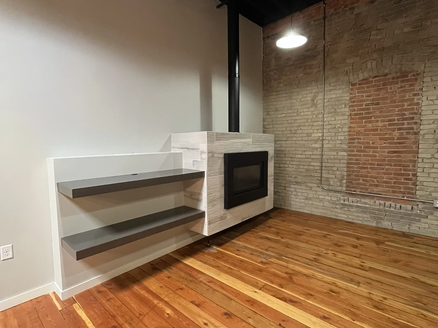 1 bed, 1.5 bath, 1104 sqft, $1,500 — Photo 2