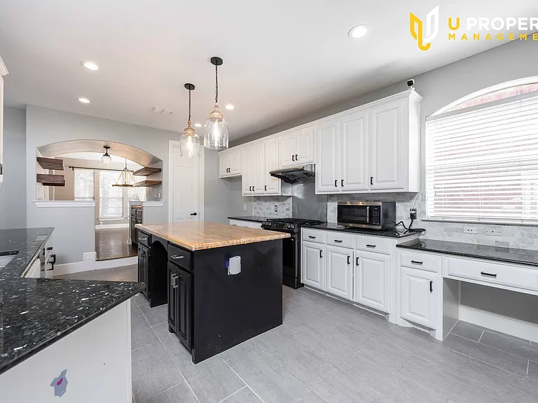 1687 Sandstone Dr — Photo 17