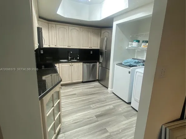 17405 NW 75th Pl APT 107, Hialeah, FL 33015