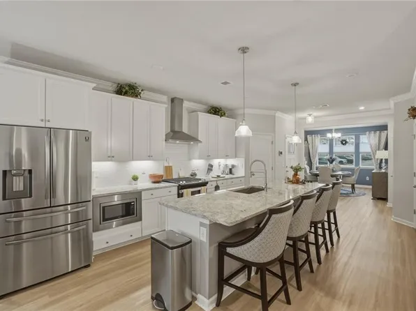 1815 Honey Milk Rd, Chesapeake, VA 23323