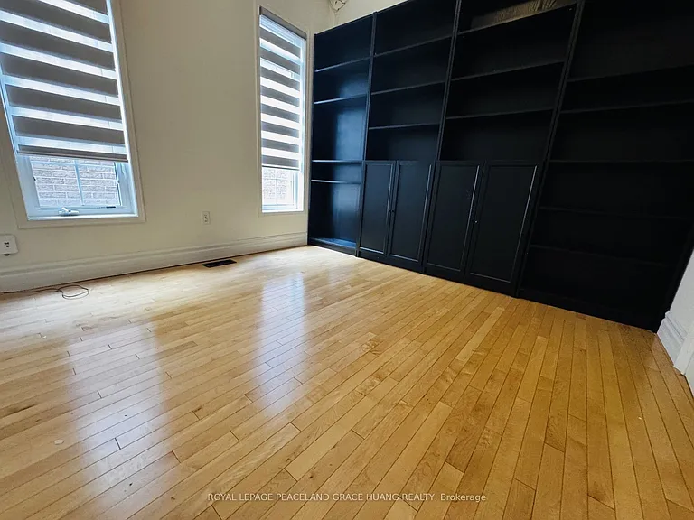 3 Tarmack Dr — Photo 5
