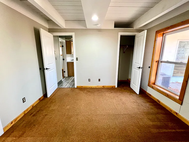 205 SE State Route 13 — Photo 15