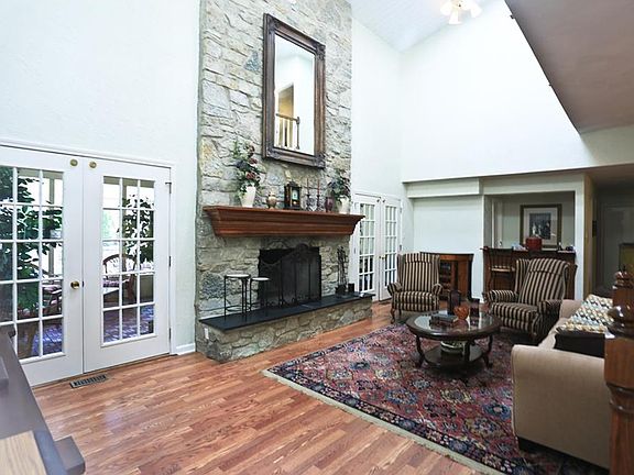 3rd image of 10943 Wonderland Dr