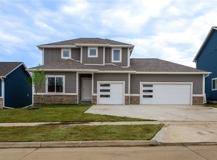 2927 Prairieside Pl, Norwalk, IA 50211