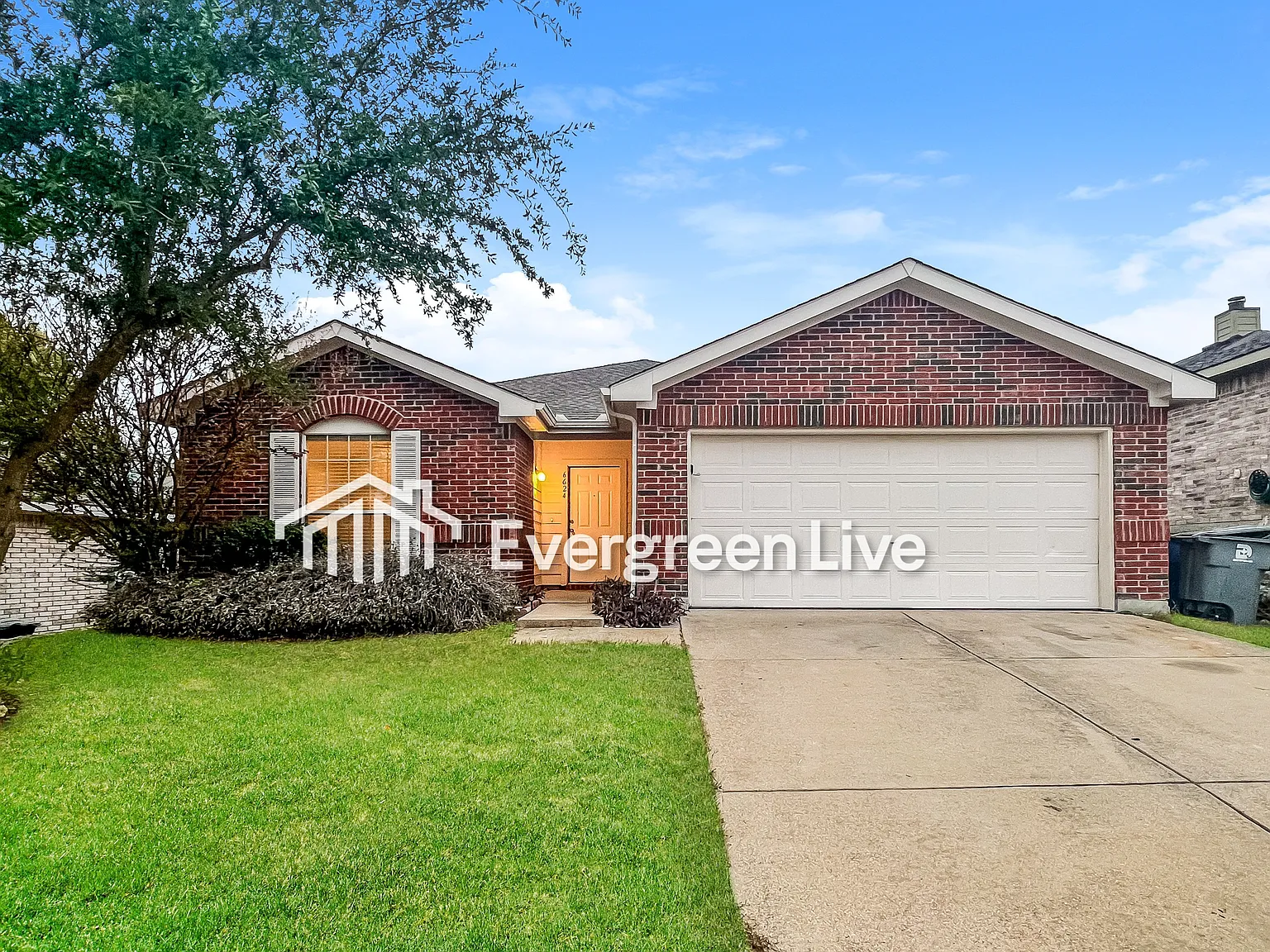 4 bed, 2.0 bath, 1839 sqft, $2,195 — Photo 1