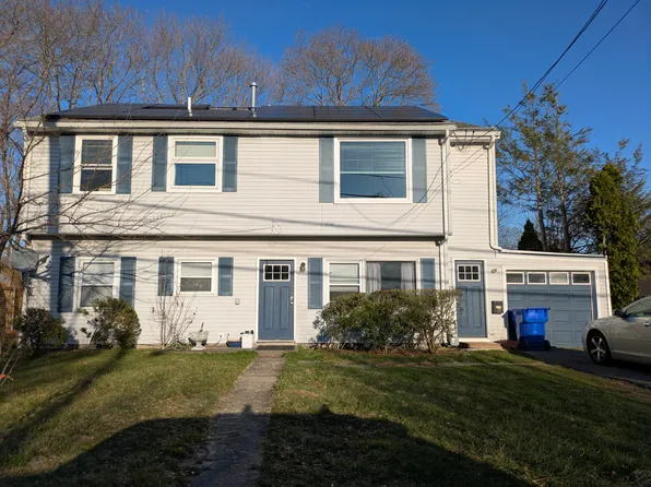 27 Forbes St #2, Riverside, RI 02915