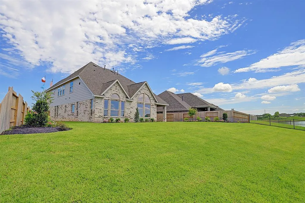 2906 Close Reach Rd — Photo 3