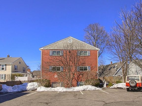 2nd image of 20 Lovett St Unit 6
