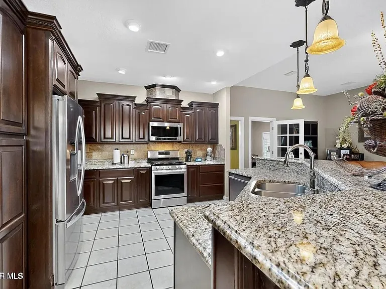 6909 Desert Canyon Dr — Photo 8